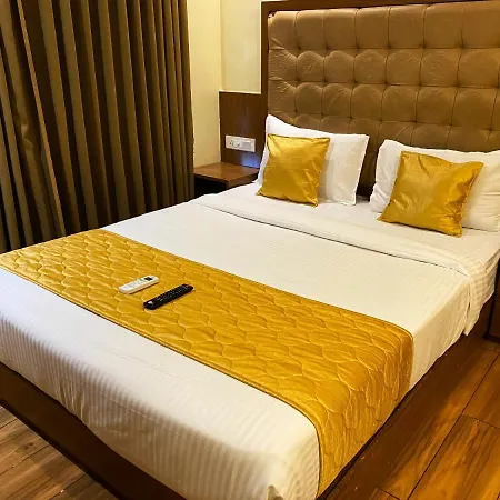 Pearl's Bkc Inn- Near Trade Centre, Visa Consulate Hotel