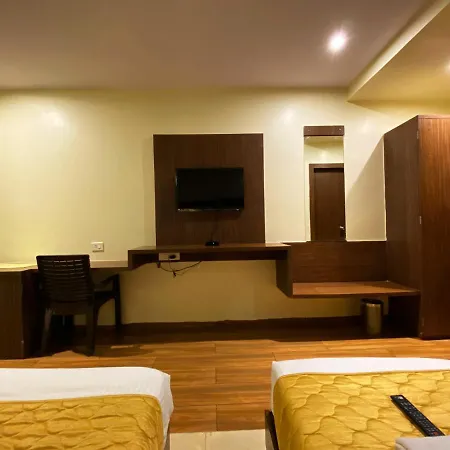 Pearl's Bkc Inn- Near Trade Centre, Visa Consulate Mumbai