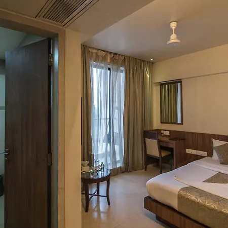 Royal Park Hotel 3*