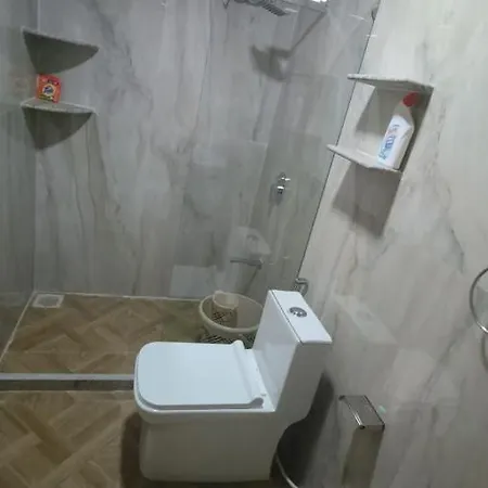 Spacious For 6 In Near Kokilaben Hospital, Andheri West *