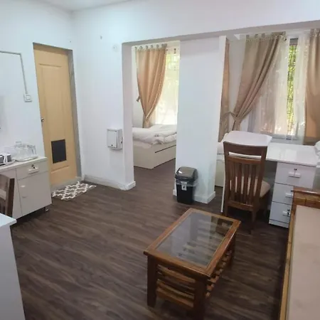 Spacious For 6 In Near Kokilaben Hospital, Andheri West Mumbai
