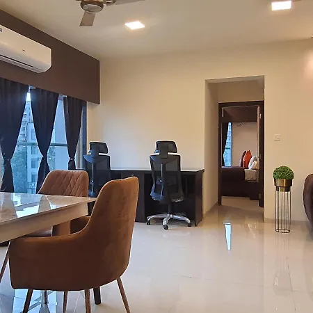 Osi Santacruz * Mumbai