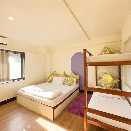 Hostel Locomo Og - Work Eat Mumbai
