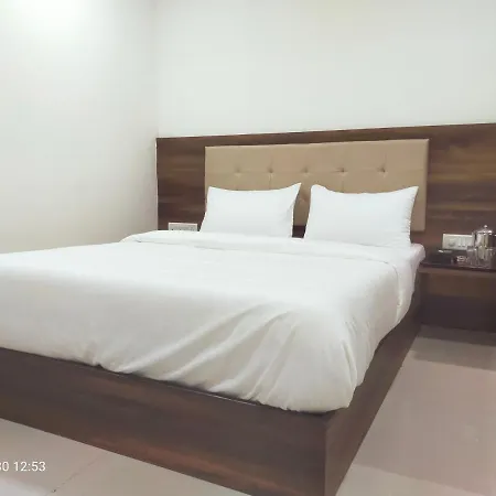 Precious Pearl Hotel