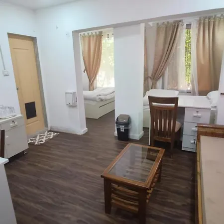 Spacious For 6 In Near Kokilaben Hospital, Andheri West