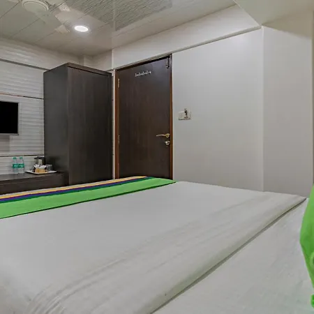 Hotel Treebo Atithi Malad Mumbai