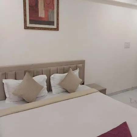 Bed & Breakfast Shree Laxmi Residency, South Mumbai, Byculla West *