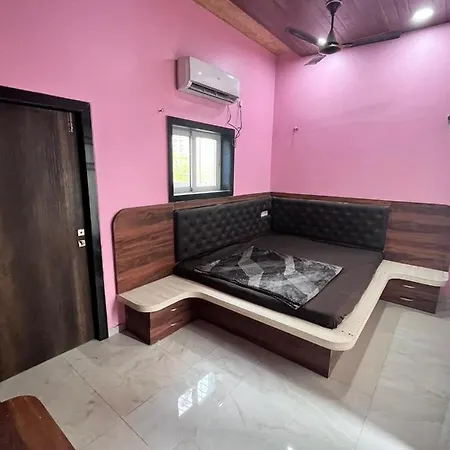 Scenic Royal Palms Villa *