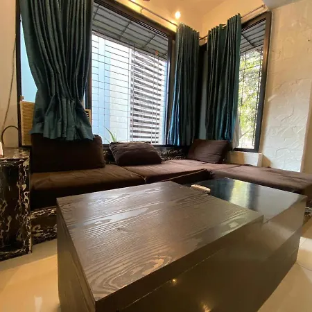 3rk Ac In Khar West Near The Station *