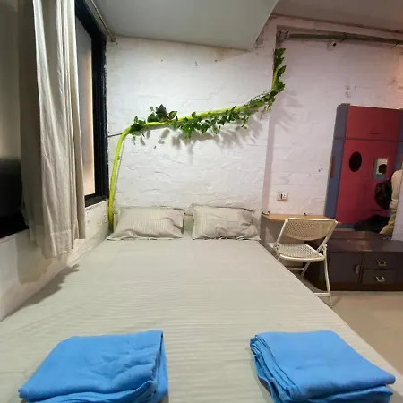 3rk Ac In Khar West Near The Station