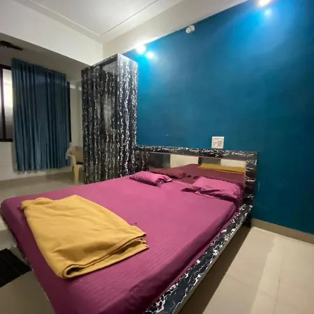 3rk Ac In Khar West Near The Station Mumbai