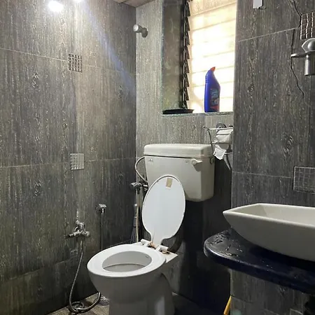3rk Ac In Khar West Near The Station Apartment