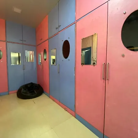 Apartment 3rk Ac In Khar West Near The Station Mumbai