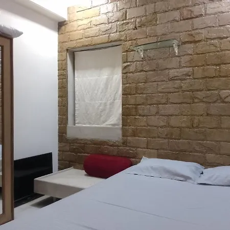 Apartment 3bhk Luxurious In Linking Road Bandra *