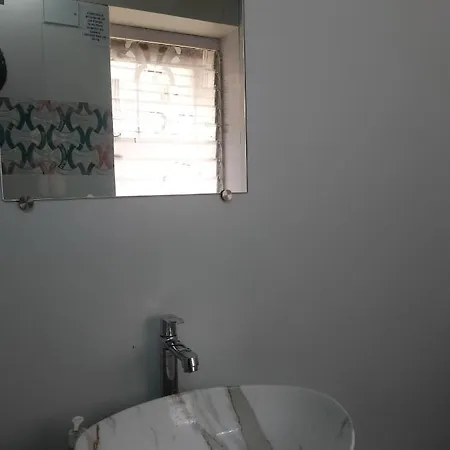 3bhk Luxurious In Linking Road Bandra *