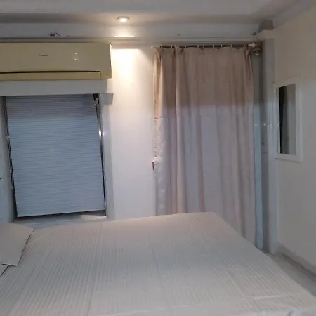 3bhk Luxurious In Linking Road Bandra Mumbai
