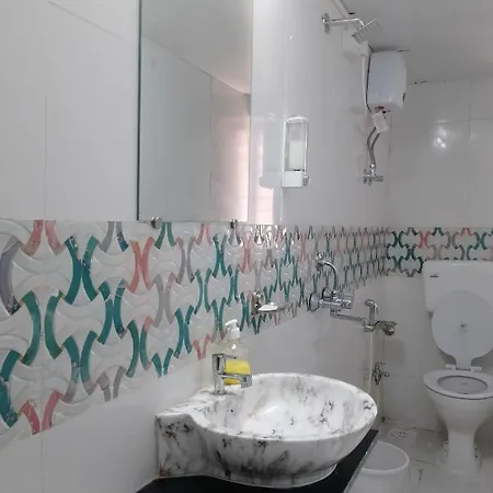 3bhk Luxurious In Linking Road Bandra Apartment Mumbai