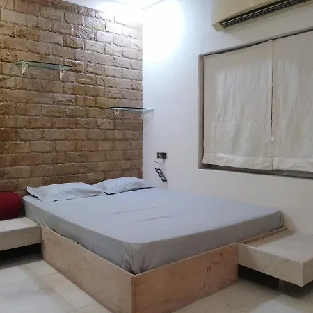 3bhk Luxurious In Linking Road Bandra *