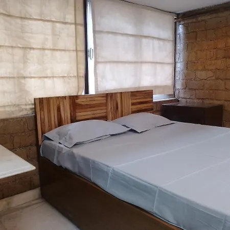 3bhk Luxurious In Linking Road Bandra * Mumbai