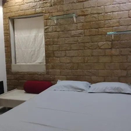 3bhk Luxurious In Linking Road Bandra Apartment