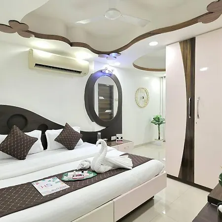 Borivali 4 Bedroom - Gagal Villa