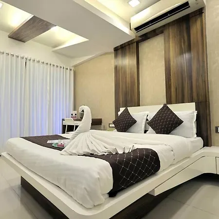 Borivali 4 Bedroom - Gagal Villa Mumbai