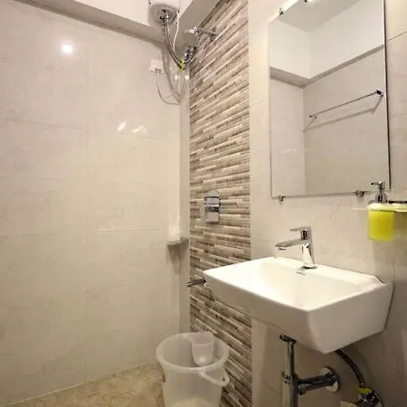 Iconic 3 Bedroom - Borivali East Apartment Mumbai