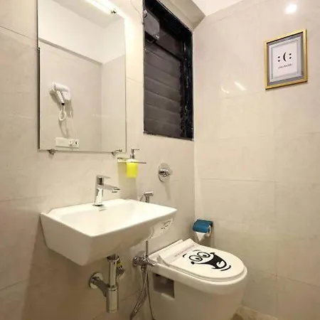 Iconic 3 Bedroom - Borivali East Mumbai