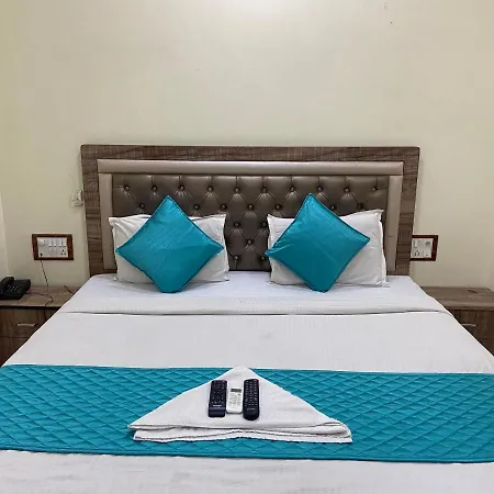 Apsara- Near J J Hospital 2*