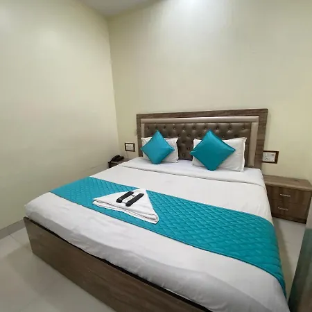 Apsara- Near J J Hospital 2*