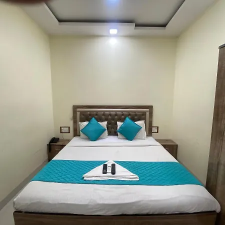 Apsara- Near J J Hospital Hotel
