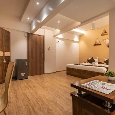 Majesty 4 Bedroom - Upto 12 Guest Mumbai