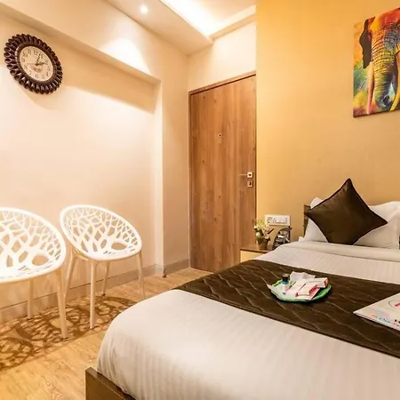 Apartment Majesty 4 Bedroom - Upto 12 Guest Mumbai