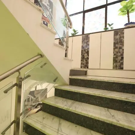 Posh 4.5 Bedroom With Terrace And Pool Villa Mumbai