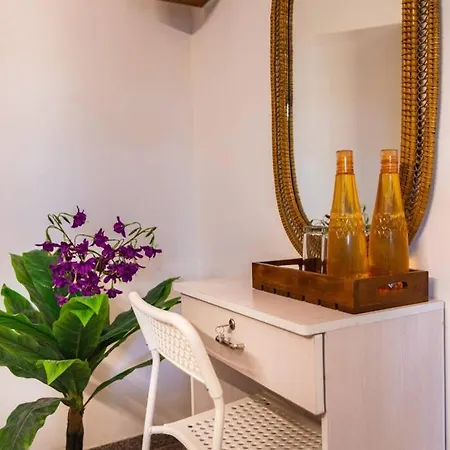 Elegant Duplex For Your Staying Pleasure Apartment