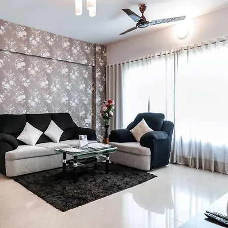 Old Bollywood Drive - 3 Bedrooms Apartment *