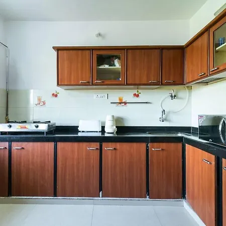 Old Bollywood Drive - 3 Bedrooms Apartment *