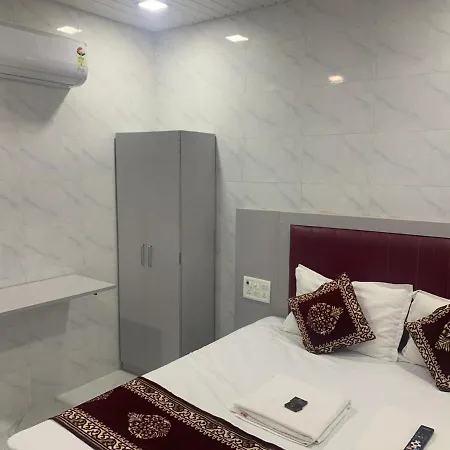 Guest house Sai Plaza, Chembur