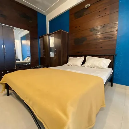 Khar West 3rk For 6ppl Near The Station Apartment