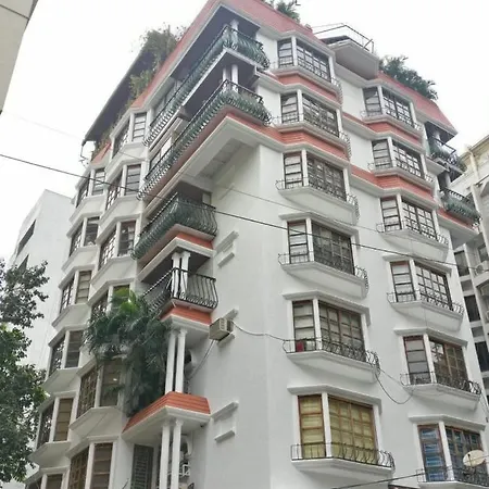 Bandra's Prime Luxurious 2 Bhk Apartment *