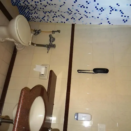 Chateau Windsor - Marine Drive Hotel 3*