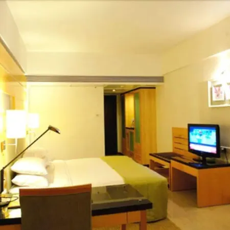 Peninsula Grand