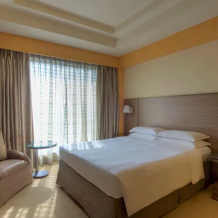 Grand Hyatt And Residences Hotel 5*