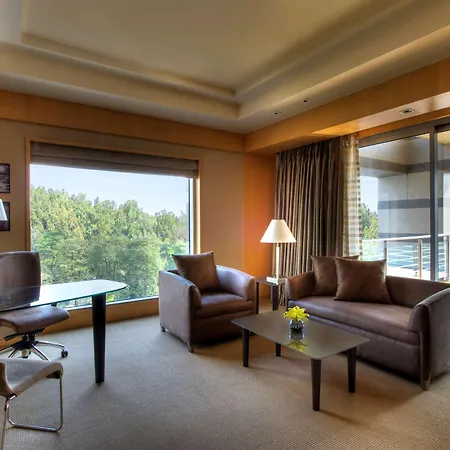 Grand Hyatt And Residences 5*
