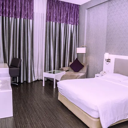 Kohinoor Elite Near Bkc Hotel 4*