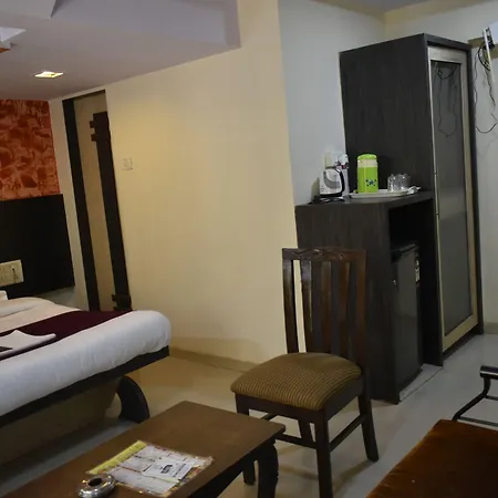 Arma Court - Near Us Embassy, Bkc Hotel