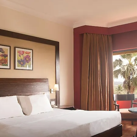 The Retreat & Convention Centre Hotel 5*