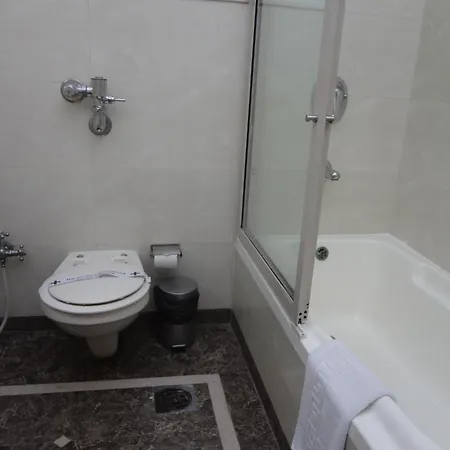 Hotel Suncity Apollo - Gateway Of India 3*