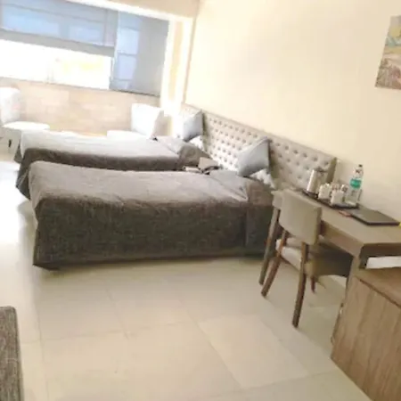 Hotel Diplomat, Colaba 3*
