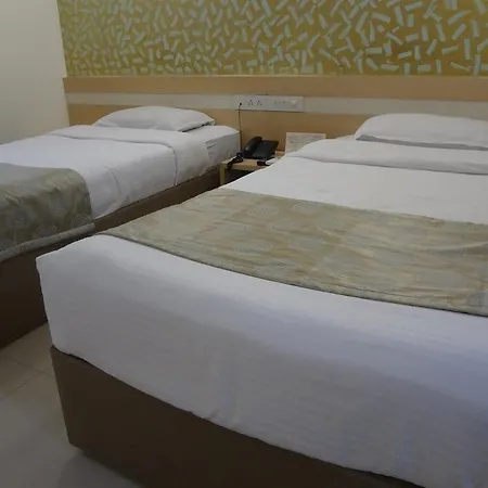 Diplomat, Colaba Hotel 3*